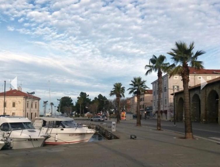 Lovely Apartment With Fabulous View Capodistria Esterno foto